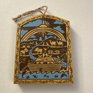 Hallmark Disney Hunchback of Notre Dame Laverne Victor Hugo Ornament MM10